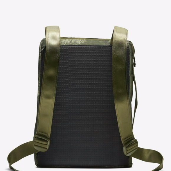 NIKE PROFILE PRINTED BACKPACK - OLIVE CANVAS - Picture 7 of 8